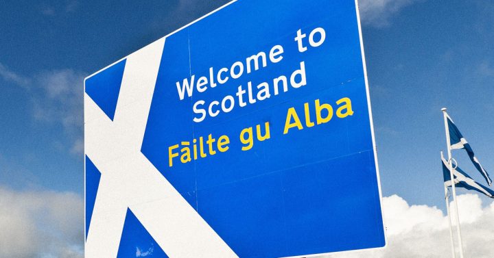Welcome to Scotland saltire sign